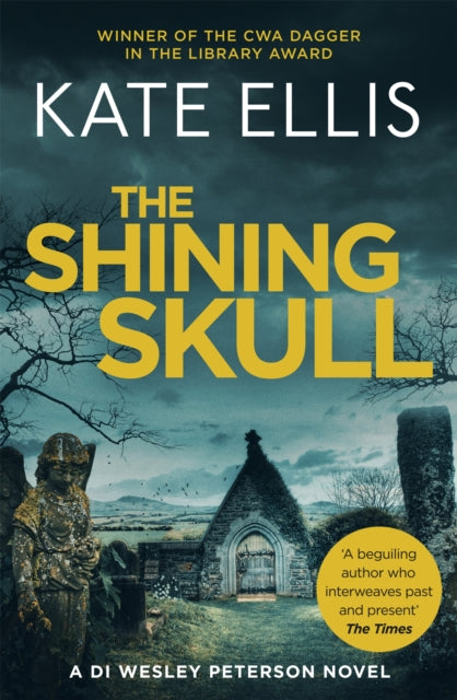 The Shining Skull by Kate Ellis - Paperback book