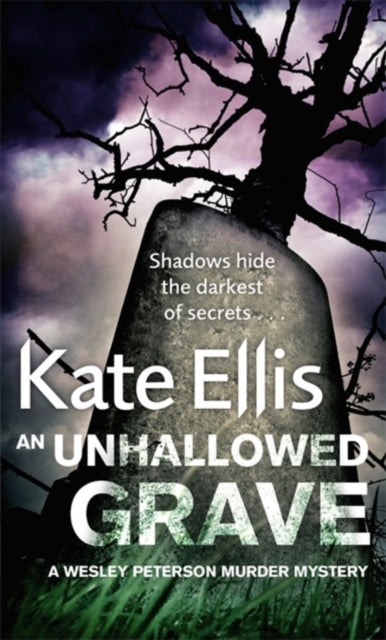 An Unhallowed Grave by Kate Ellis - Paperback book