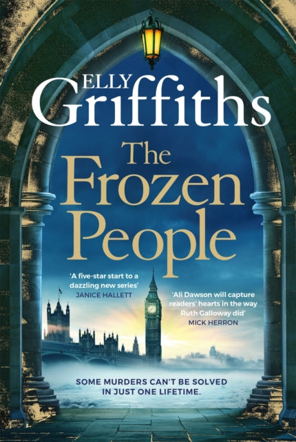 The Frozen People by Elly Griffiths - Paperback book