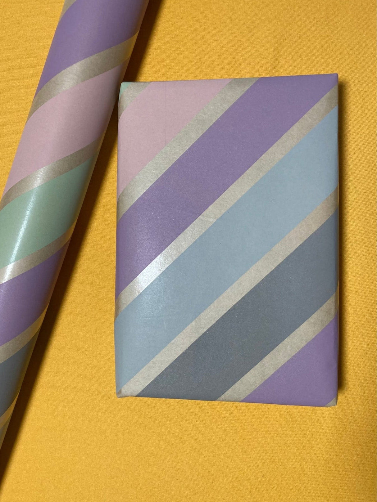 Gift Wrapping by Gumshoe Books - book